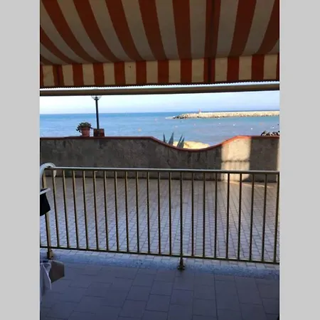 Apartment Delizioso Monolocale Direttamente Sulla Spiaggia San Lorenzo al Mare